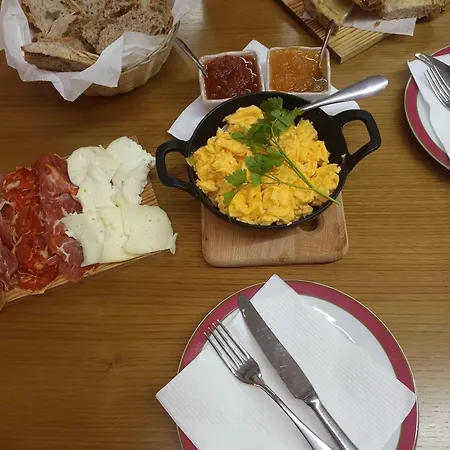 Encosta Da Serra בית הארחה