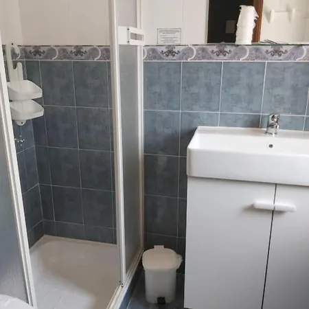 Encosta Da Serra בית הארחה