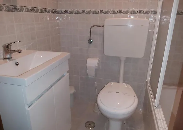 Encosta Da Serra 3* Sabugueiro (Guarda)